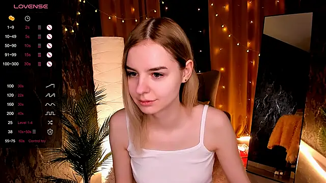 Snapshot of LillianShine chatting on 25, 2, 2026 LillianShine online show from 25, 2, 2026