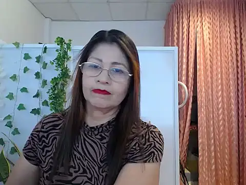 Manuela lara  online show from 12, 9, 2025