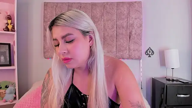 Snapshot of naomi_sanz chatting on 21, 2, 2026 naomi sanz online show from 21, 2, 2026