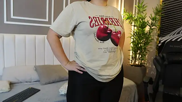 Tayler Kim online show from 11, 11, 2025