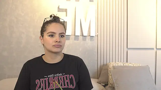 Tayler Kim online show from 23, 9, 2025