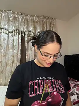 Tayler Kim online show from 30, 5, 2026