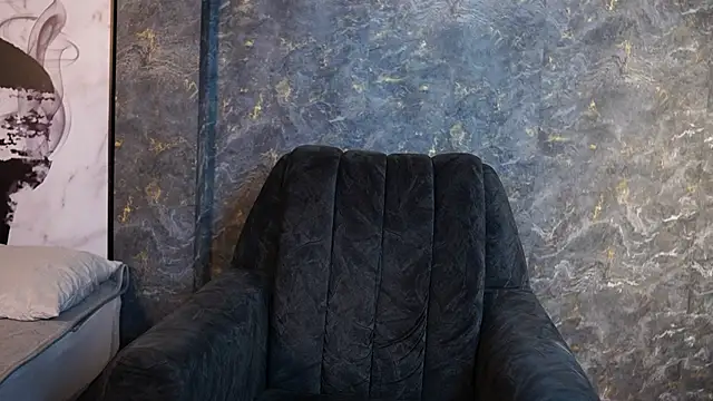 Tayler Kim online show from 4, 10, 2025