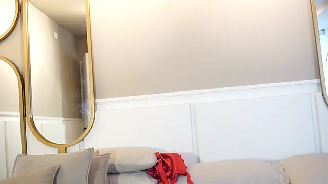 Tayler Kim online show from 7, 10, 2025