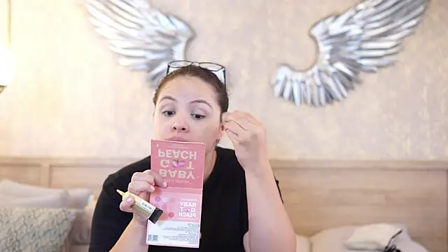 Tayler Kim online show from 4, 12, 2025