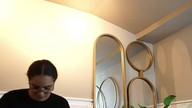 Tayler Kim online show from 19, 9, 2025