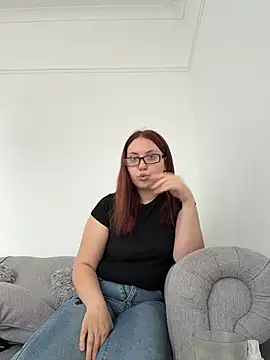 RoseMaee online show from 8, 10, 2025