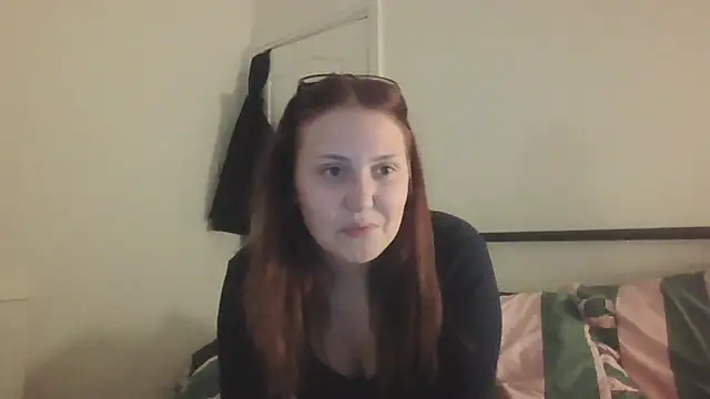 RoseMaee online show from 15, 10, 2025