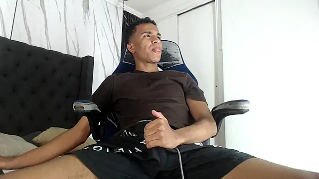 aston xvera online show from 4, 10, 2025