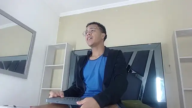 aston xvera online show from 11, 11, 2025