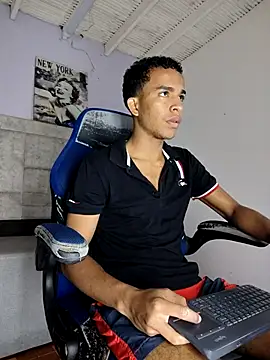 aston xvera online show from 20, 9, 2025