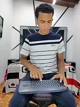 aston xvera online show from 24, 9, 2025