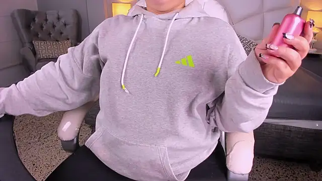 Snapshot of Miss_Francheska chatting on 3, 2, 2026 Miss Francheska online show from 3, 2, 2026