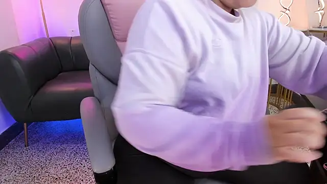 Snapshot of Miss_Francheska chatting on 22, 11, 2025 Miss Francheska online show from 22, 11, 2025