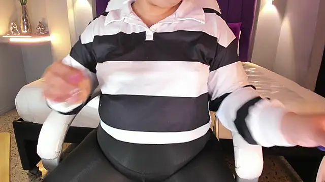 Miss Francheska online show from 16, 4, 2026