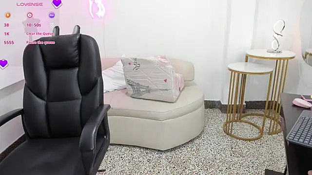 Snapshot of Miss_Francheska chatting on 3, 10, 2025 Miss Francheska online show from 3, 10, 2025