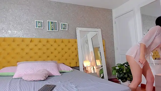 AnniieCooper online show from 2, 10, 2025