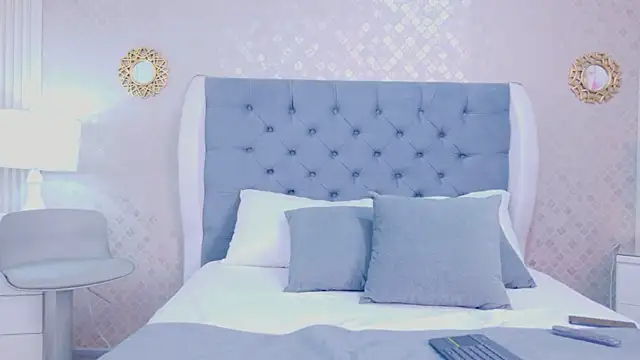 Snapshot of ZoeWilliis chatting on 21, 6, 2026 ZoeWilliis online show from 21, 6, 2026