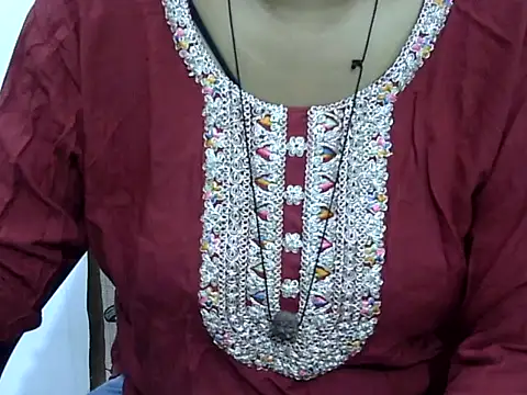 Hott Noor online show from 8, 9, 2025