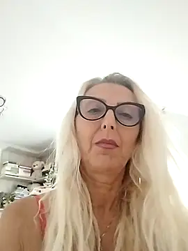 Snapshot of _sexyBLONDE46_ chatting on 12, 6, 2026 sexyBLONDE46 online show from 12, 6, 2026