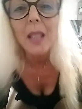 Snapshot of _sexyBLONDE46_ chatting on 10, 6, 2026 sexyBLONDE46 online show from 10, 6, 2026