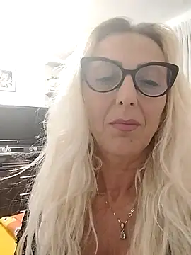 Snapshot of _sexyBLONDE46_ chatting on 9, 6, 2026 sexyBLONDE46 online show from 9, 6, 2026
