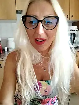 Snapshot of _sexyBLONDE46_ chatting on 4, 7, 2026 sexyBLONDE46 online show from 4, 7, 2026