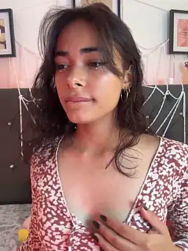 Snapshot of Im_Lyan chatting on 17, 10, 2025 Im Lyan online show from 17, 10, 2025