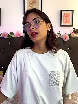 Snapshot of Im_Lyan chatting on 22, 11, 2025 Im Lyan online show from 22, 11, 2025