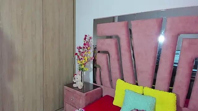 MaraKarly online show from 9, 10, 2025