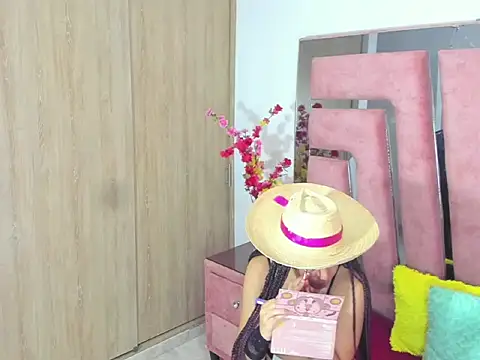 MaraKarly online show from 31, 10, 2025