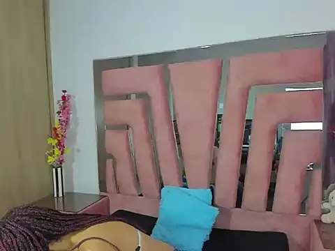 MaraKarly online show from 8, 9, 2025