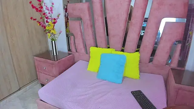 MaraKarly online show from 11, 4, 2026