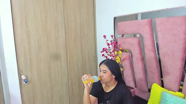 MaraKarly online show from 26, 11, 2025