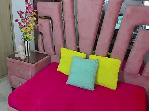 MaraKarly online show from 10, 10, 2025