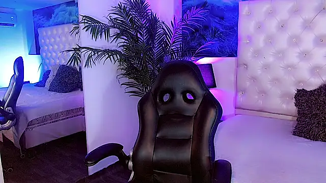 Valeria Swett  online show from 8, 3, 2026