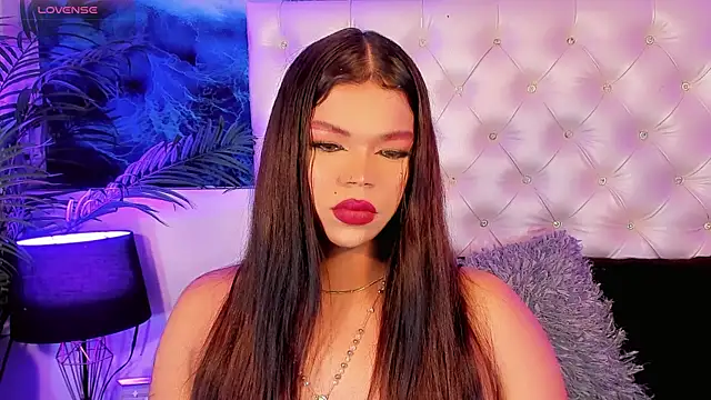 Valeria Swett  online show from 27, 6, 2026