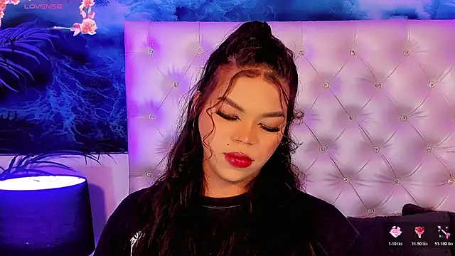 Valeria Swett  online show from 13, 7, 2026