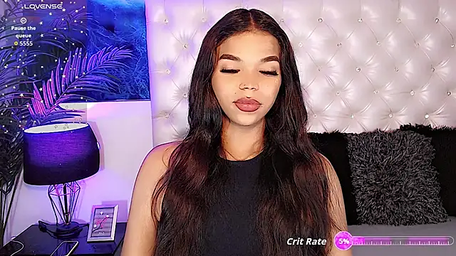 Valeria Swett  online show from 7, 11, 2025