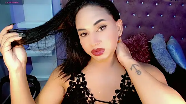 Valeria Swett  online show from 30, 9, 2025