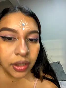  Chloe Smith online show from 27, 9, 2025