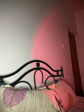 STRIP GLOW online show from 19, 5, 2026