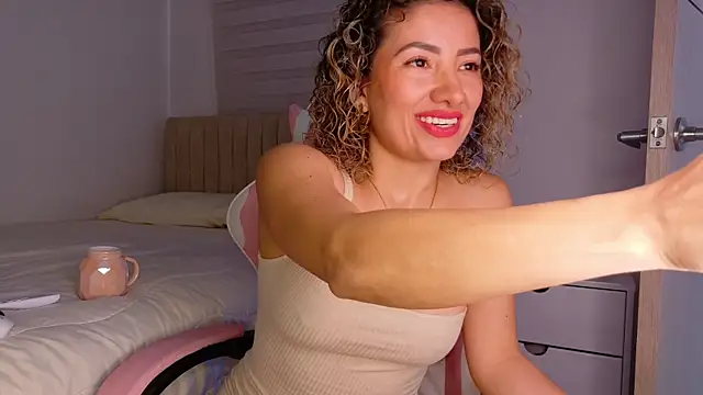 Snapshot of Nicolblossom1 chatting on 11, 11, 2025 Nicolblossom1 online show from 11, 11, 2025