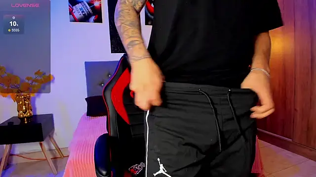 Snapshot of Nicolas_James_Sc chatting on 28, 2, 2026 Nicolas James Sc online show from 28, 2, 2026