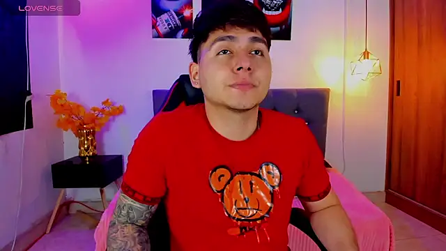 Snapshot of Nicolas_James_Sc chatting on 9, 2, 2026 Nicolas James Sc online show from 9, 2, 2026