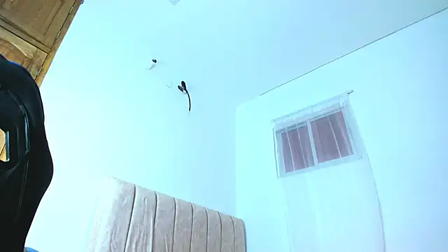 Snapshot of magic_mike_26 chatting on 12, 10, 2025 magic mike 26 online show from 12, 10, 2025