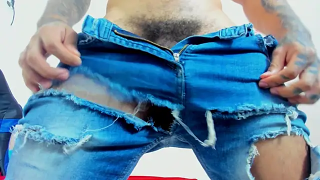 Snapshot of magic_mike_26 chatting on 22, 10, 2025 magic mike 26 online show from 22, 10, 2025