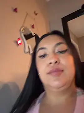 latina curvy22 online show from 1, 2, 2026