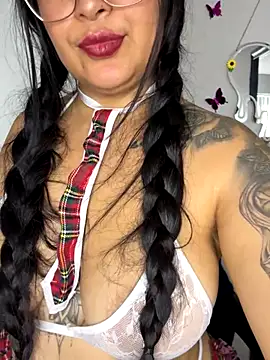 latina curvy22 online show from 25, 9, 2025