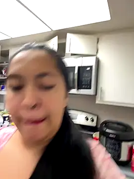 latina curvy22 online show from 12, 9, 2025